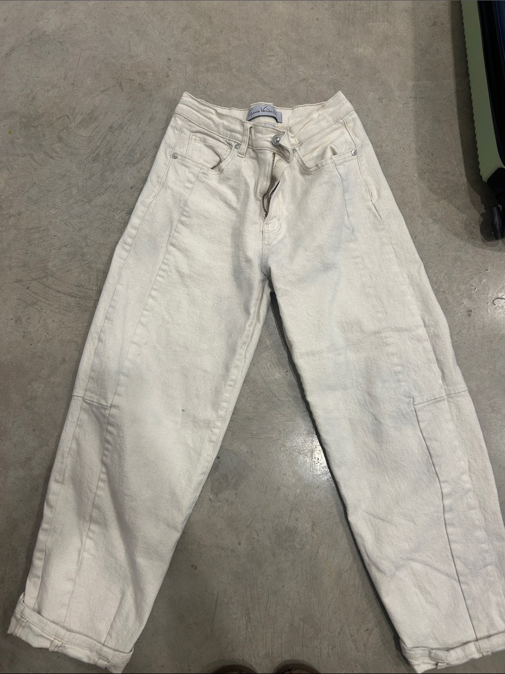 White Barrel Jeans